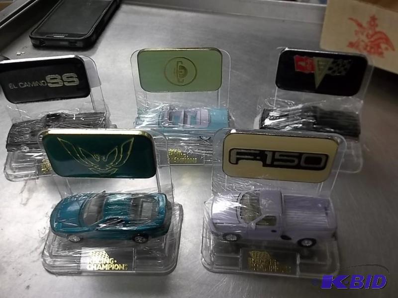 lot 155 image: Lot of 5 Racing Champions Mint Edition Loose Cars