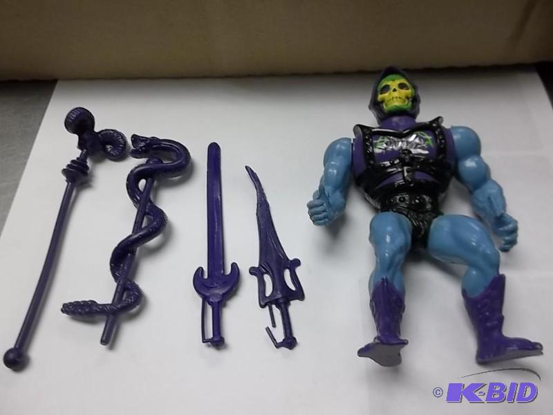 lot 19 image: Vintage Skeletor 2 He-Man Action Figure