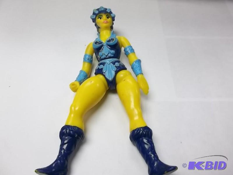 lot 21 image: Vintage 1982 Evil Lynn He-Man Action Figure