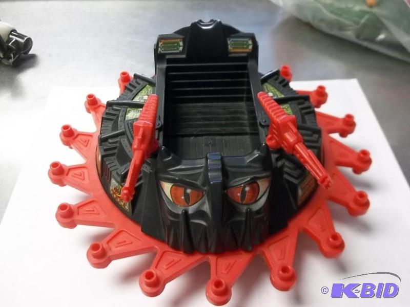 lot 35 image: Vintage 1983 Roton He-Man Action Vehicle