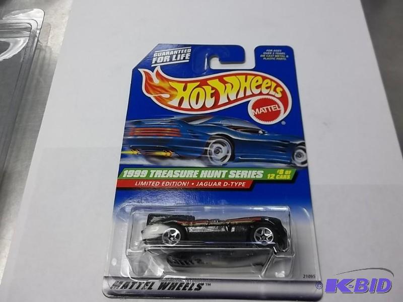 lot 44 image: Hot Wheels Treasure Hunt MINT in plastic protector case