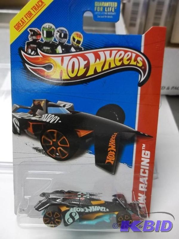 lot 52 image: Hot Wheels Treasure Hunt MINT in plastic protector case