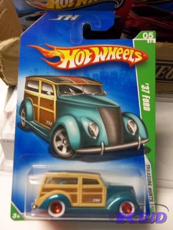 lot 53 image: Hot Wheels Treasure Hunt MINT in plastic protector case