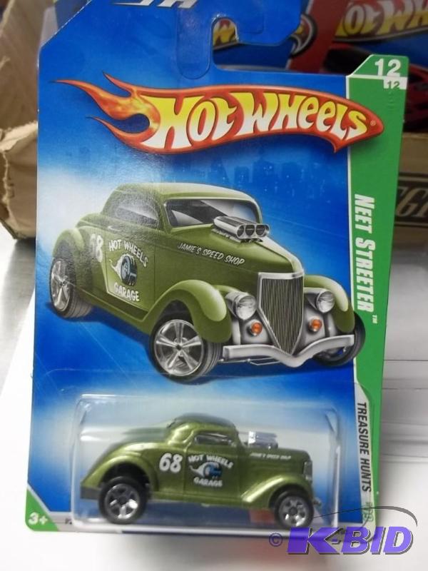 lot 59 image: Hot Wheels Treasure Hunt MINT in plastic protector case