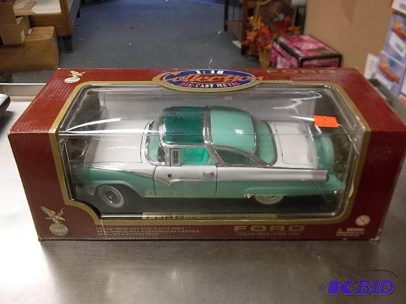 lot 6 image: 1955 Ford Fairlane Crown Victoria 118 Scale Die Cast by Road Tough