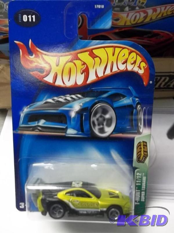 lot 65 image: Hot Wheels Treasure Hunt MINT in plastic protector case