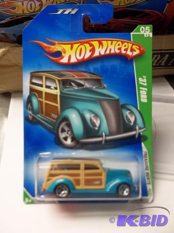 lot 67 image: Hot Wheels Treasure Hunt MINT in plastic protector case