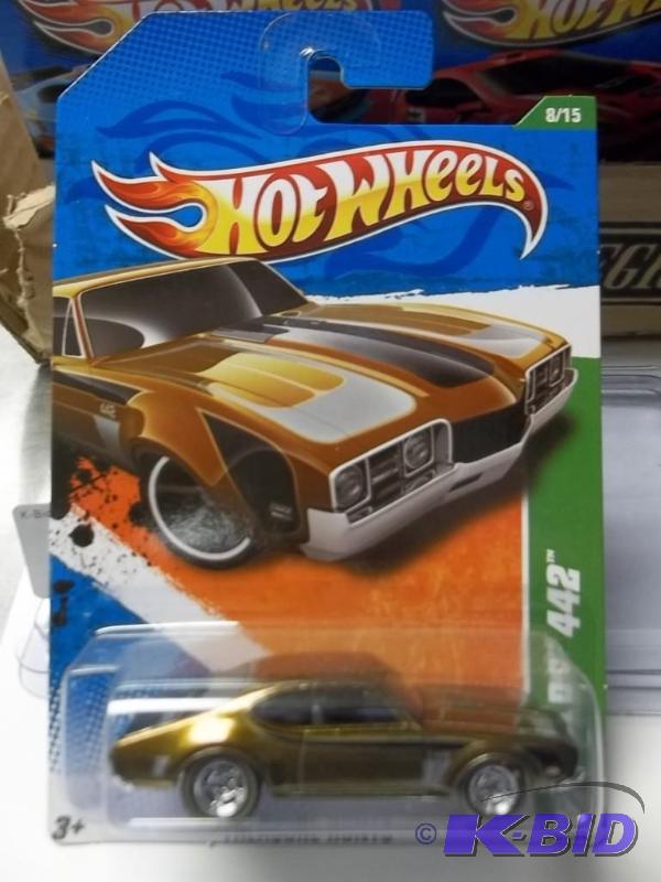 lot 71 image: Hot Wheels Treasure Hunt MINT in plastic protector case