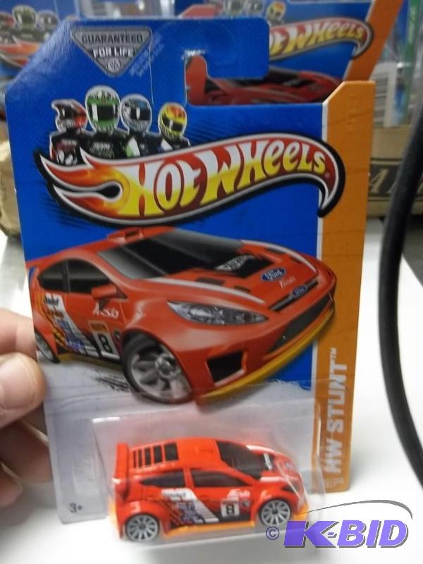 lot 74 image: Hot Wheels HW Stunt MINT In Card