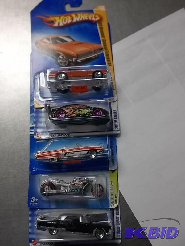 lot 77 image: Lot of 5 Hot Wheels