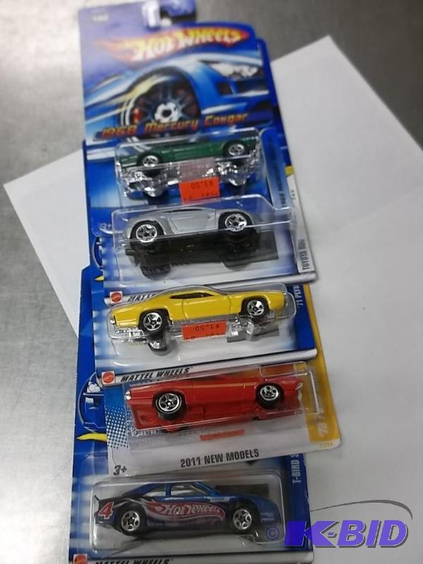 lot 80 image: Lot of 5 Hot Wheels