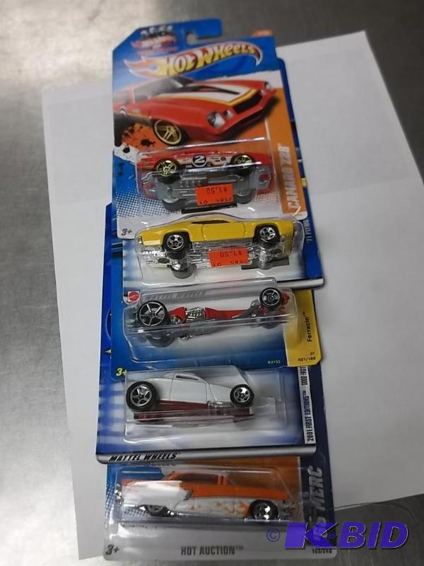 lot 83 image: Lot of 5 Hot Wheels