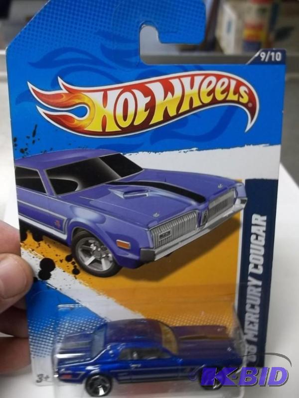 lot 85 image: Lot of 5 Hot Wheels