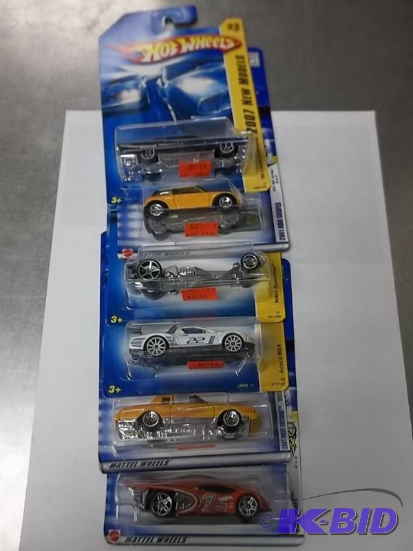 lot 86 image: Lot of 5 Hot Wheels