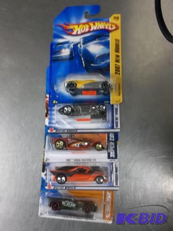 lot 87 image: Lot of 5 Hot Wheels