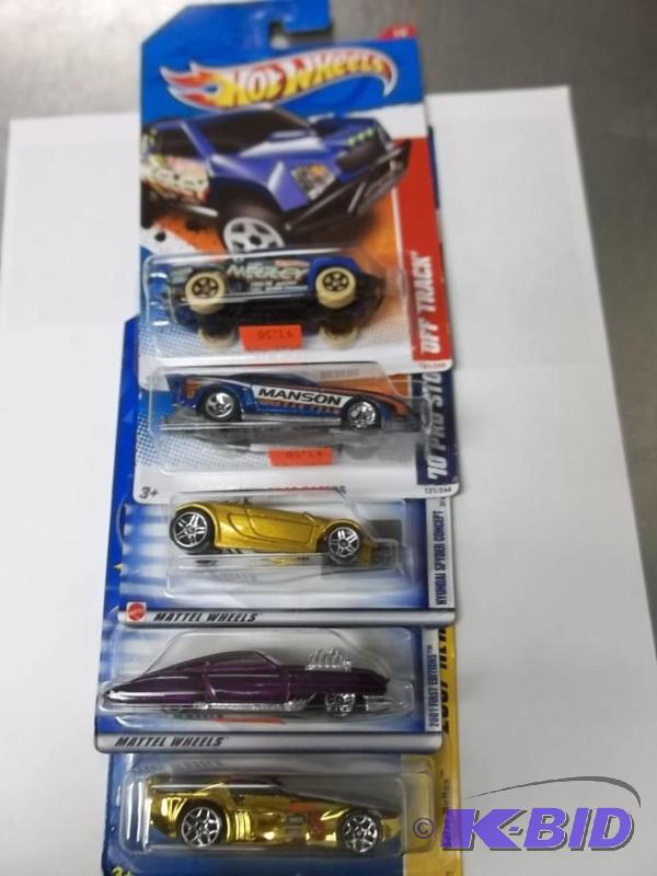 lot 92 image: Lot of 5 Hot Wheels