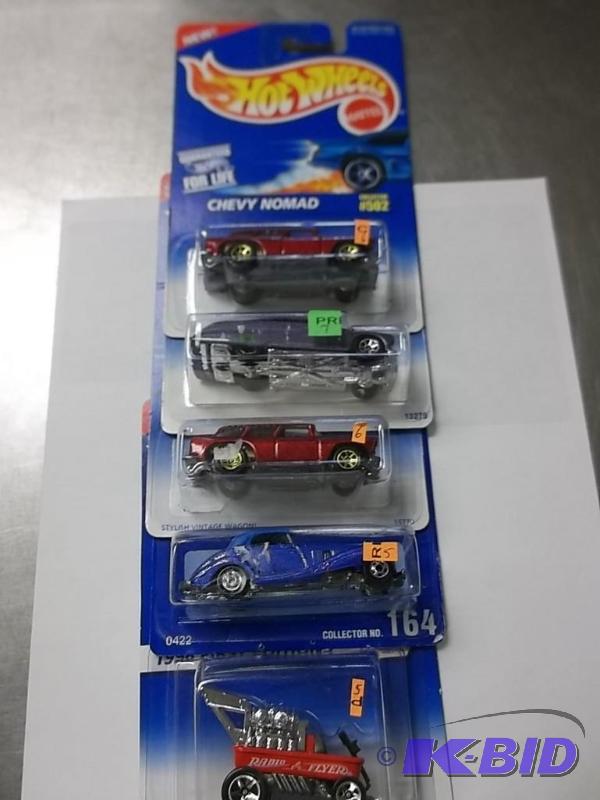 lot 96 image: Lot of 5 Hot Wheels