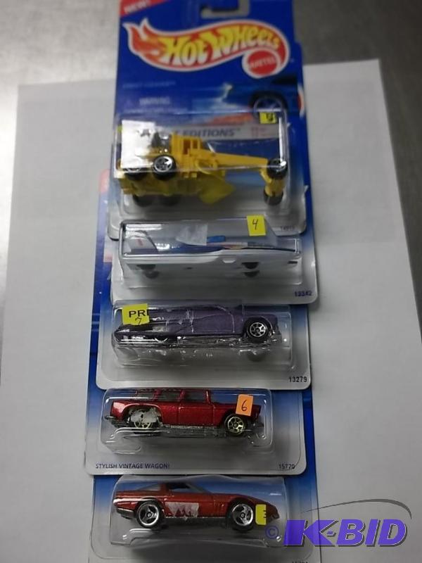 lot 97 image: Lot of 5 Hot Wheels