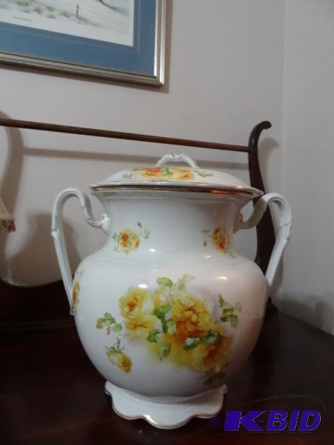 Chamber Pot with Lid. Lid has Crack. Yellow F...