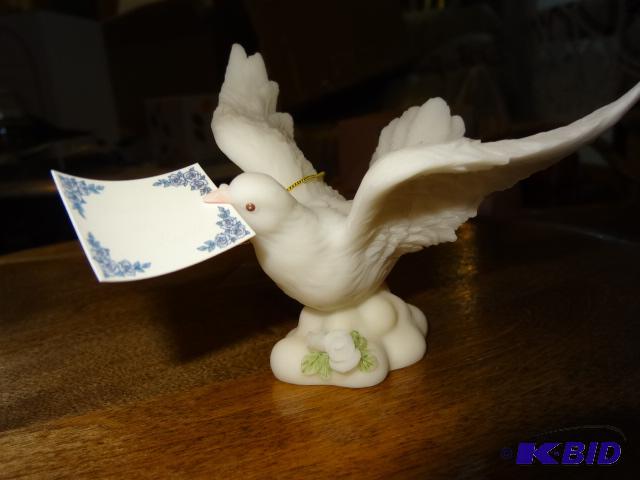 2001 Peace on Earth Dove Seraphim Classics by...