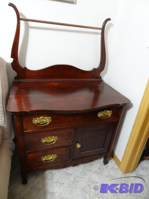 Antique Wash Stand with removeable towel Harp...