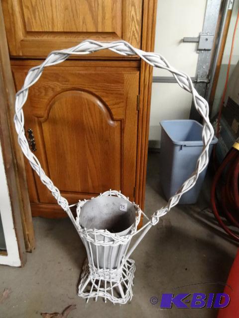 Wicker Floral Arangement Basket...
