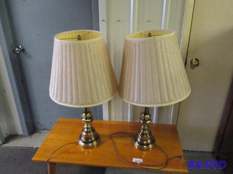 2 lamps...