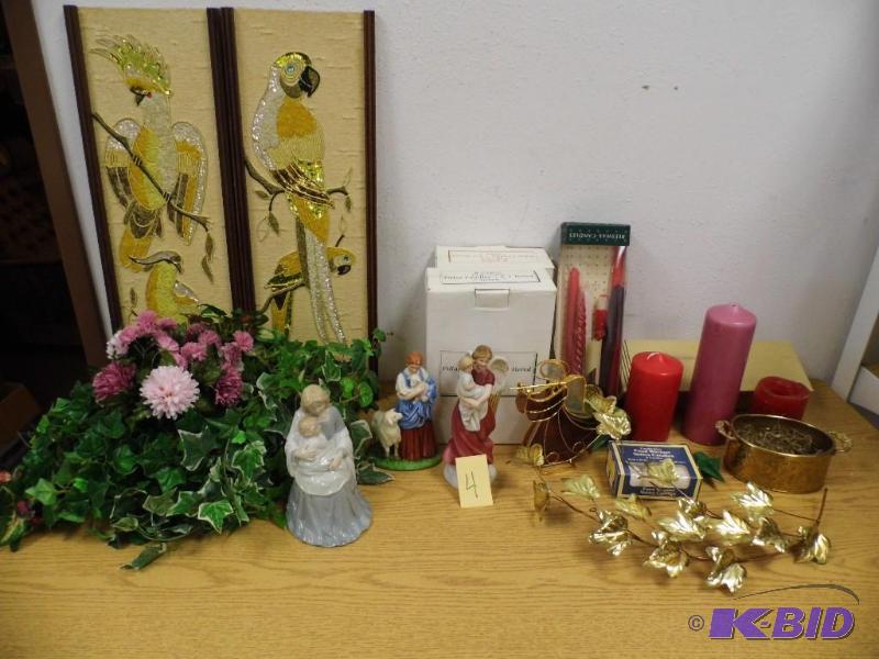Figurines w Candles