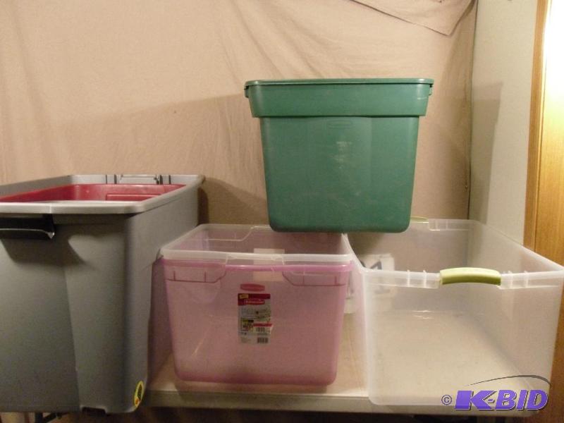 lot 131 image: Lot of 8 Assorted Totes with No Lids. Some ha...