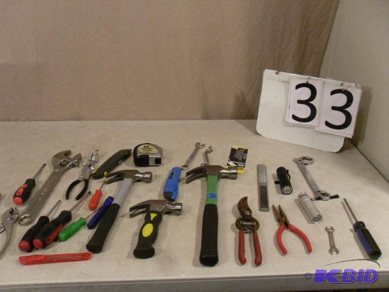 lot 33 image: Lot of Assorted Hand Tools. Hammers, Screwdri...