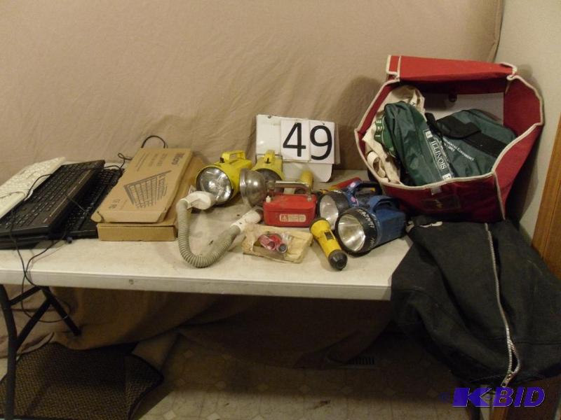 lot 49 image: Flashlights, Vintage Metal Flashlight, Small ...