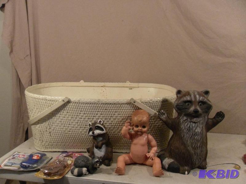 lot 67 image: Large Old Baby Bassinet, Vintage Doll, Beani...