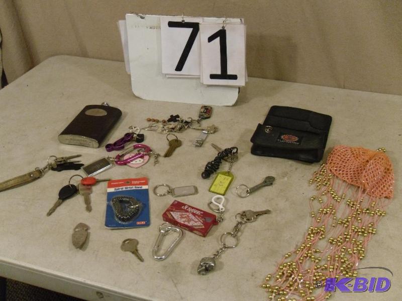 lot 71 image: Harley Davidson Pouch, Flask, Arrowhead, Keys...