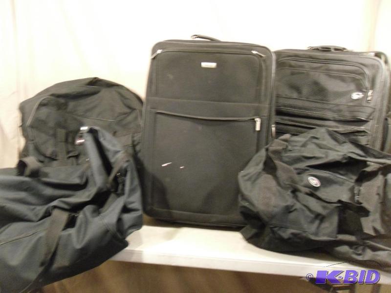 lot 77 image: Big Western Pack Bag, JIO Bag, Bag Max on Whe...