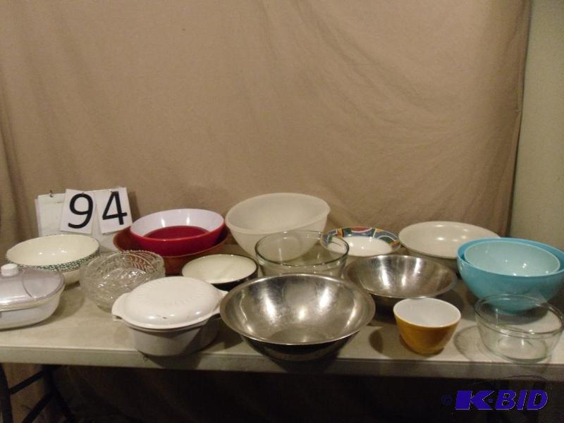 lot 94 image: Lot of Assorted Bowls and Kitchen Items. Stai...