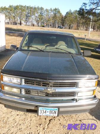 lot 1 image: Year 1995 Make Chevrolet Model C1500 Vehic...