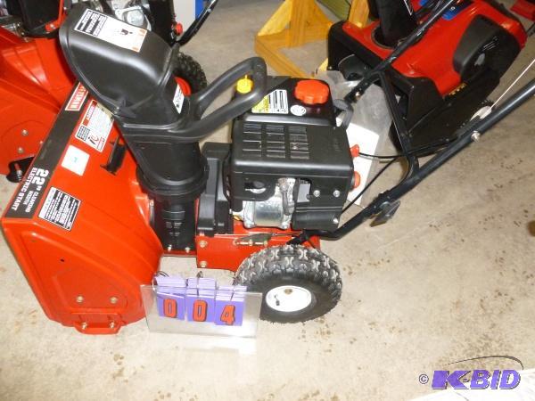 lot 4 image: Craftsman snow blower. 22" cutting path ...