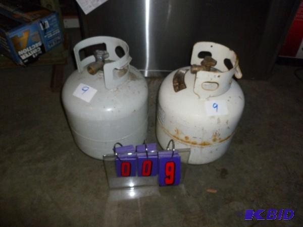 lot 9 image: Qty of 2 lp 20lb tanks. Has new style valve. ...
