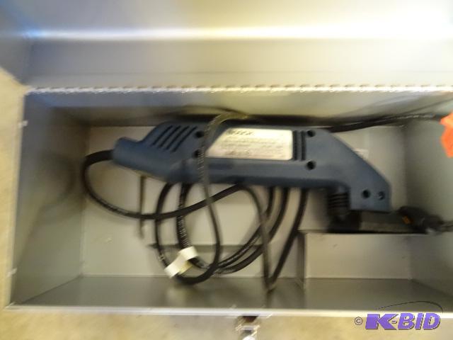 lot 10 image: Bosch B7001 Corner Detail Sander. D603307735....