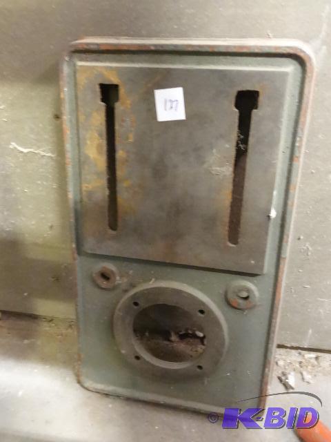 lot 127 image: Cast Iron Base For a Drill Press 10 X 19...