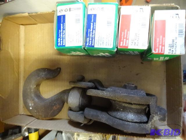 lot 135 image: Rope Pulley, Whiz Lock Nuts. 14 Bolts...