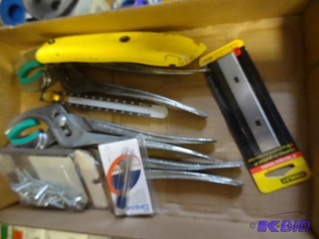 lot 136 image: Specialty Pliers. Dremel Grout Bit. Utility K...