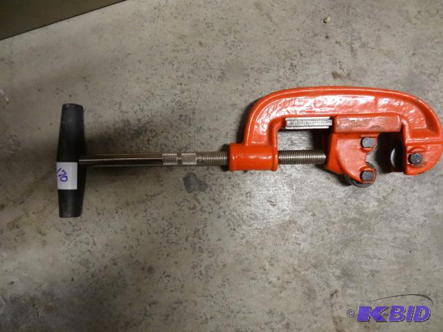 lot 170 image: No 2 Pipe Cutter...