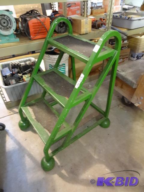lot 20 image: 3 Step Rolling Stairs...