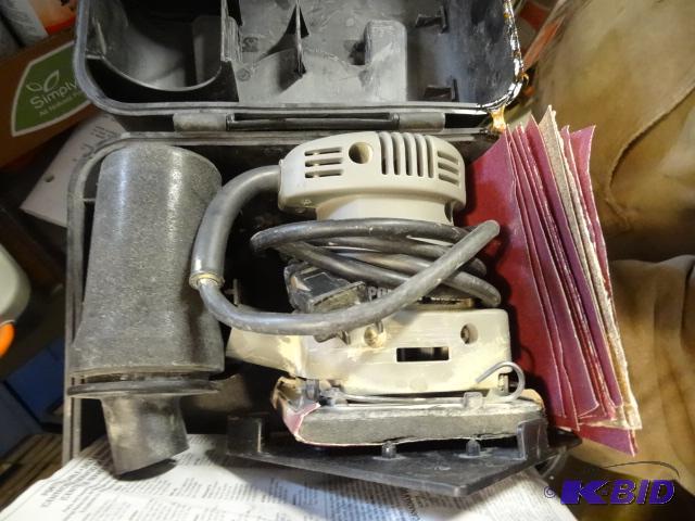 lot 210 image: Porter Cable Model 340 Finish Sander...