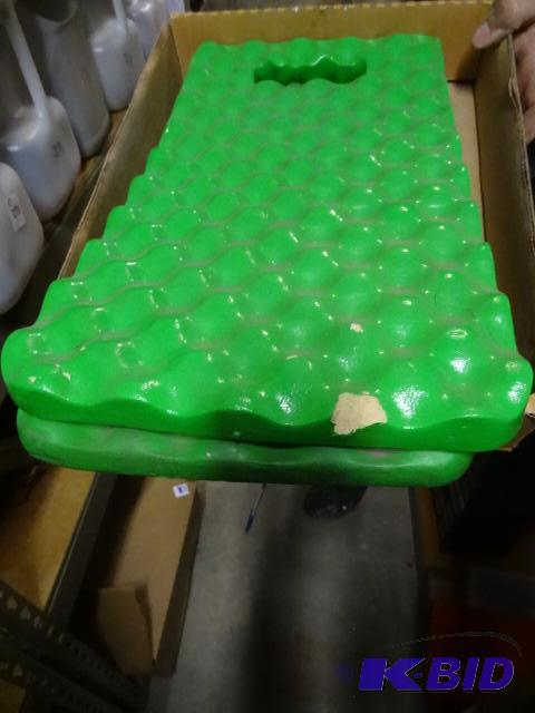 lot 267 image: 2 Garden Kneeling Pads...