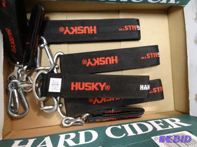 lot 291 image: Husky Lifting Straps...