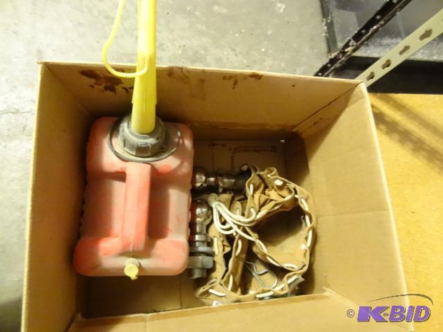 lot 358 image: 1 Gal Gas Con. 2 516 and 2" Trailer Bal...