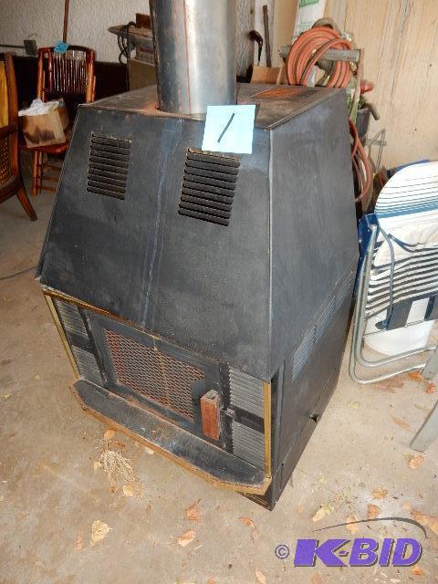 Warnock Hersey Wood Stove. &nbspLined with F...