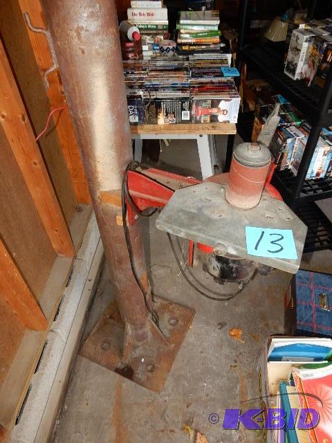 POwer sander mounted on a very heavy post and...